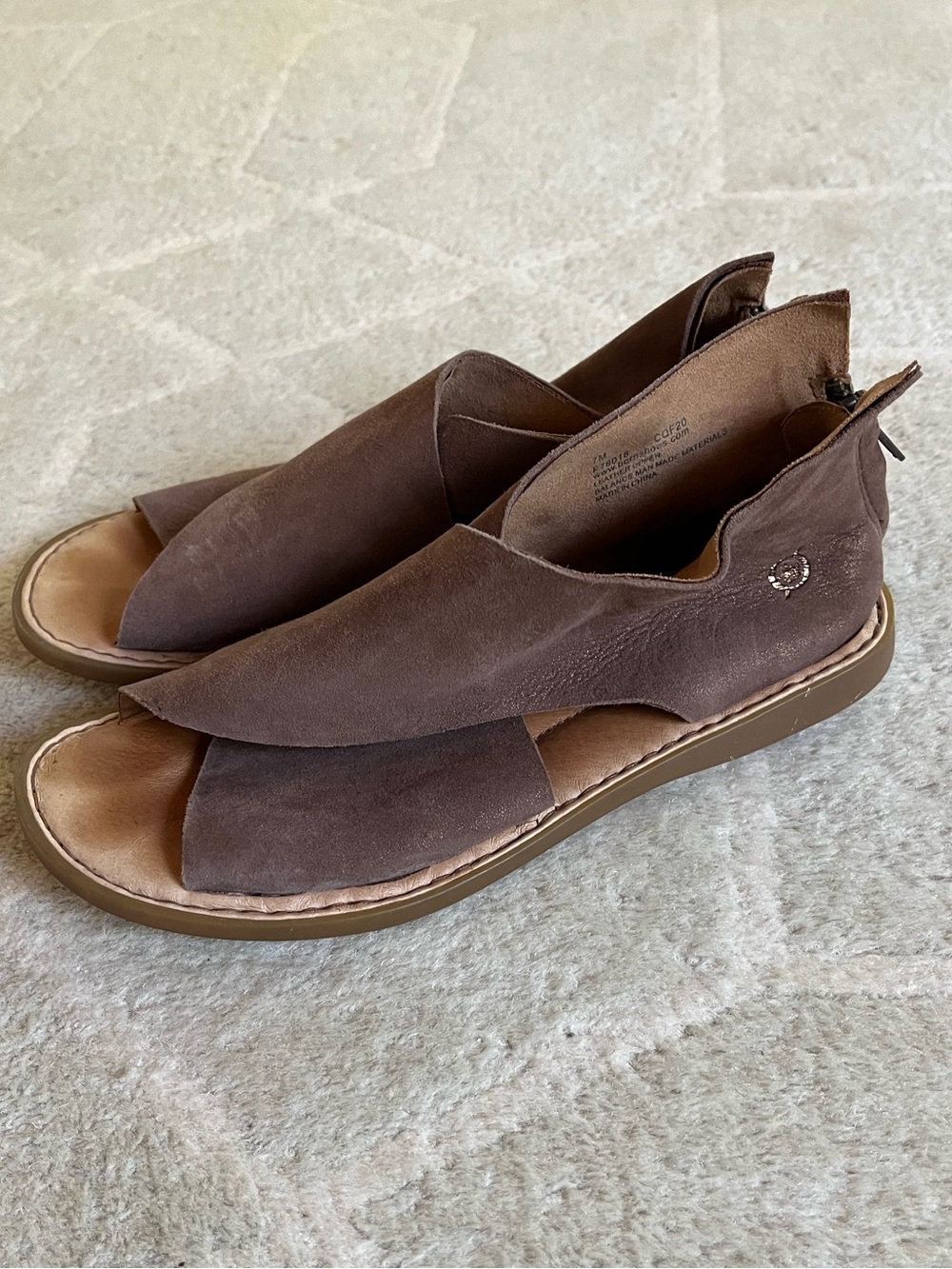 Born Iwa Sandals - Picture 3 of 14